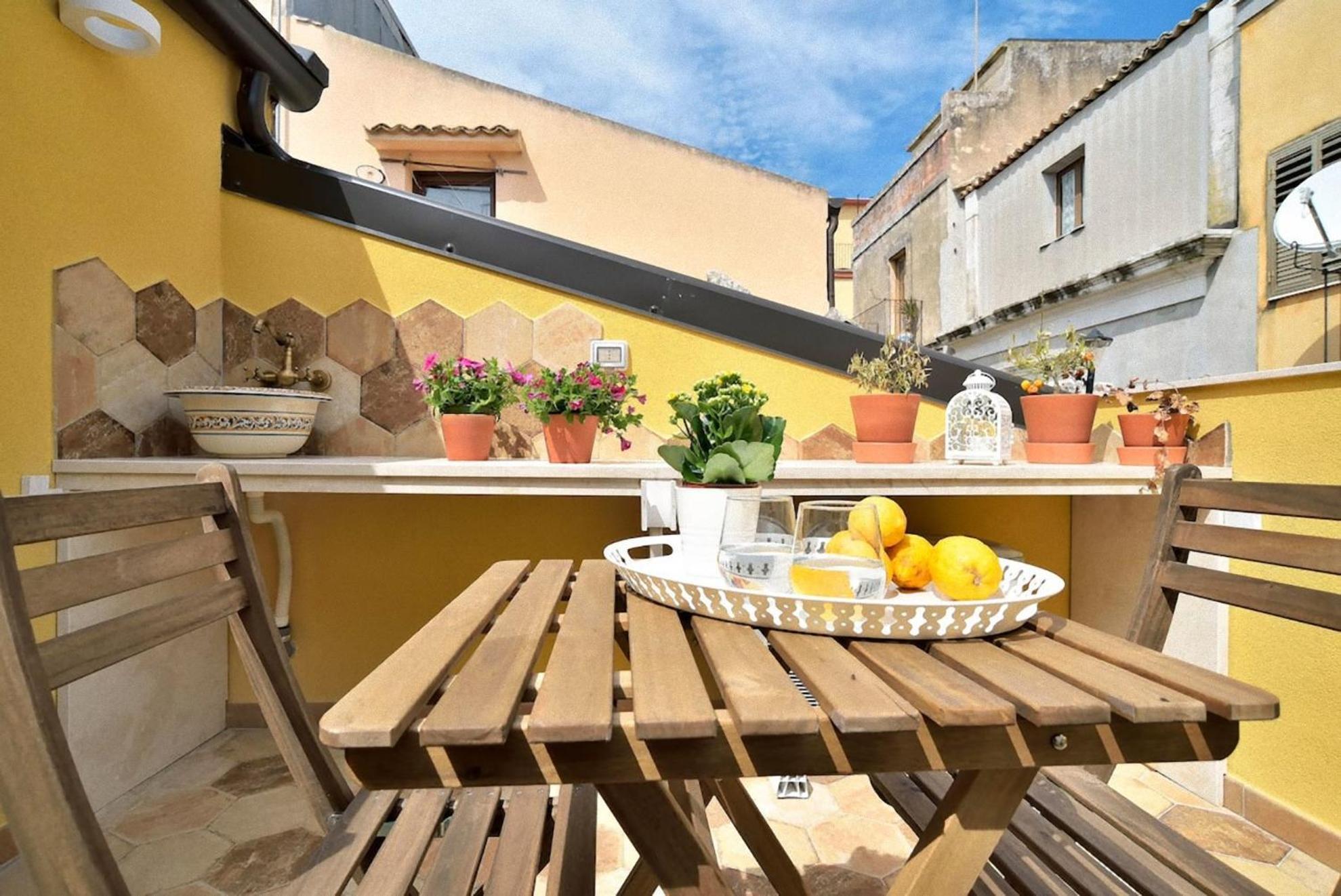 Ragusa Exclusive Flat With Terrace & Bbq מראה חיצוני תמונה